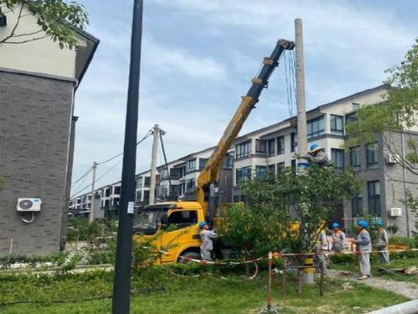 朝阳县吊车出租_吊车室外作业时要注意什么呢?