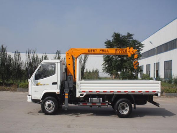 朝阳县吊车出租公司电话_提供8-500吨吊车出租